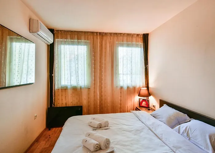 Apartament Budget 1br Flat Downtown